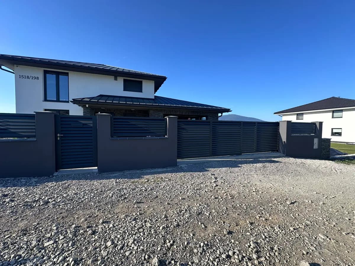 Hliníkový plot Hliníkový plot